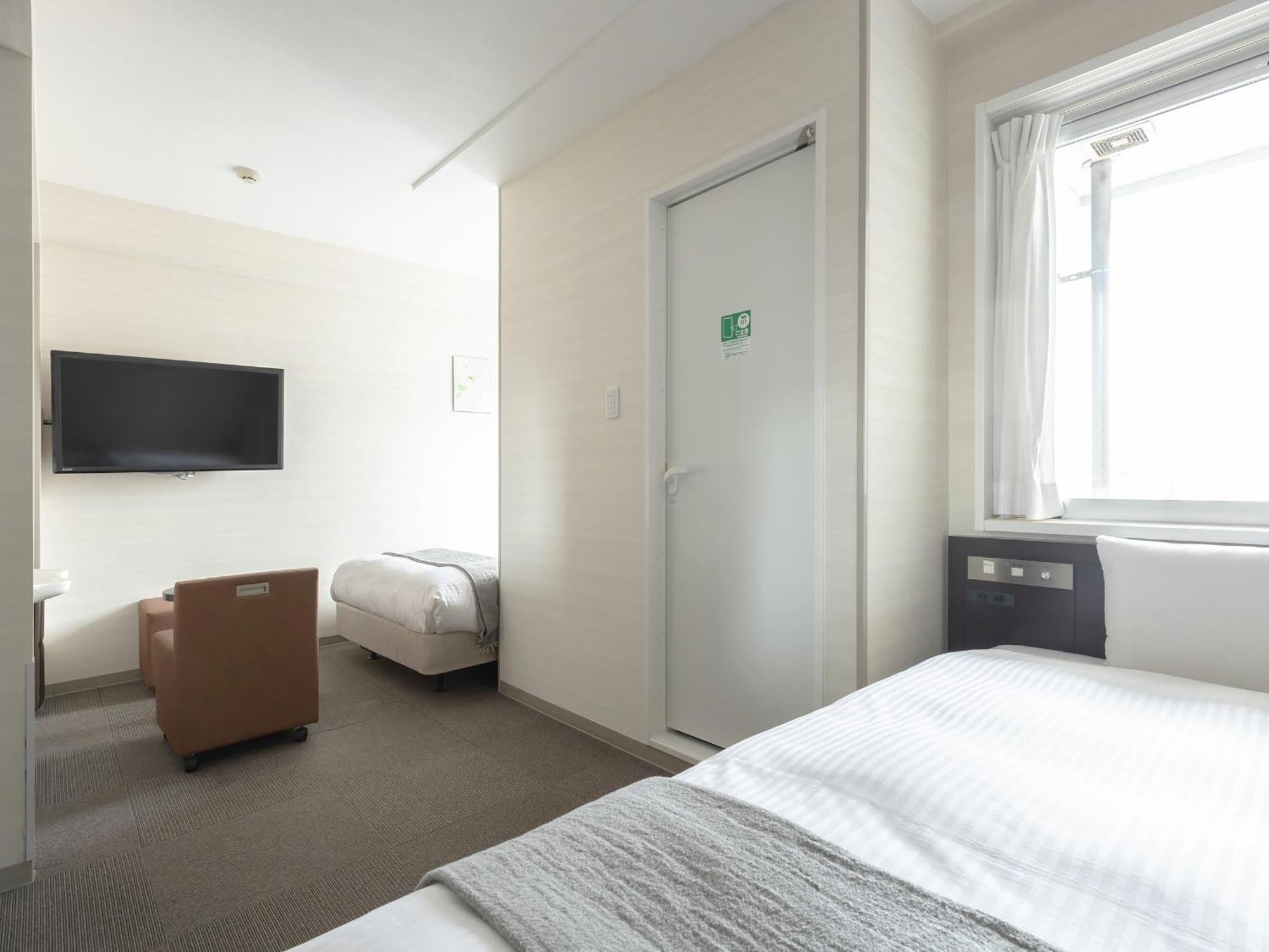 Vessel Inn Hiroshima Station Экстерьер фото